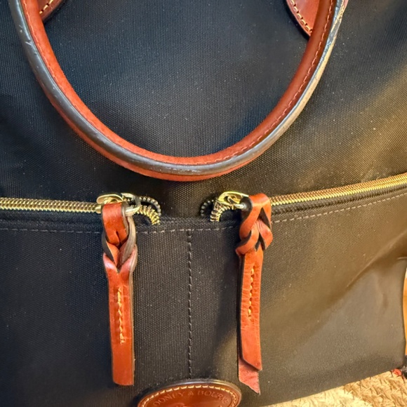 Dooney and Bourke authentic black and tan handbag - Picture 2 of 7